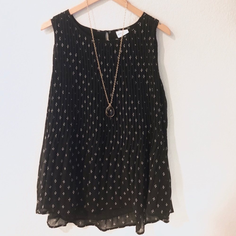 Ava & Viv Black Pleated Sleeveless Blouse Office